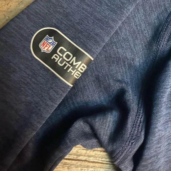 Chicago Bears Women's Navy Blue Quarter-Zip Pullover - Picture 4 of 5